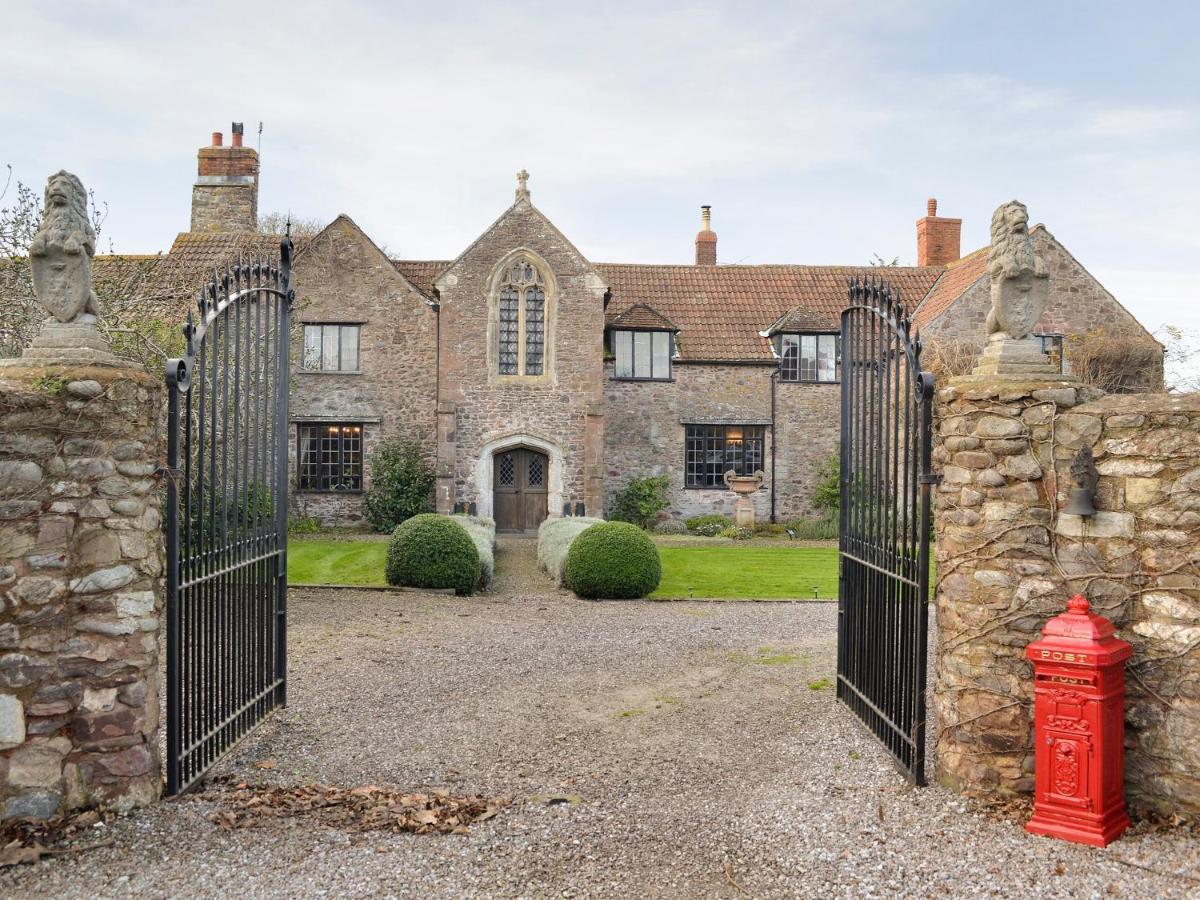 The Old Manor *